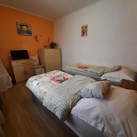Kis Rigó vendégház Salgotarjan Exterior foto
