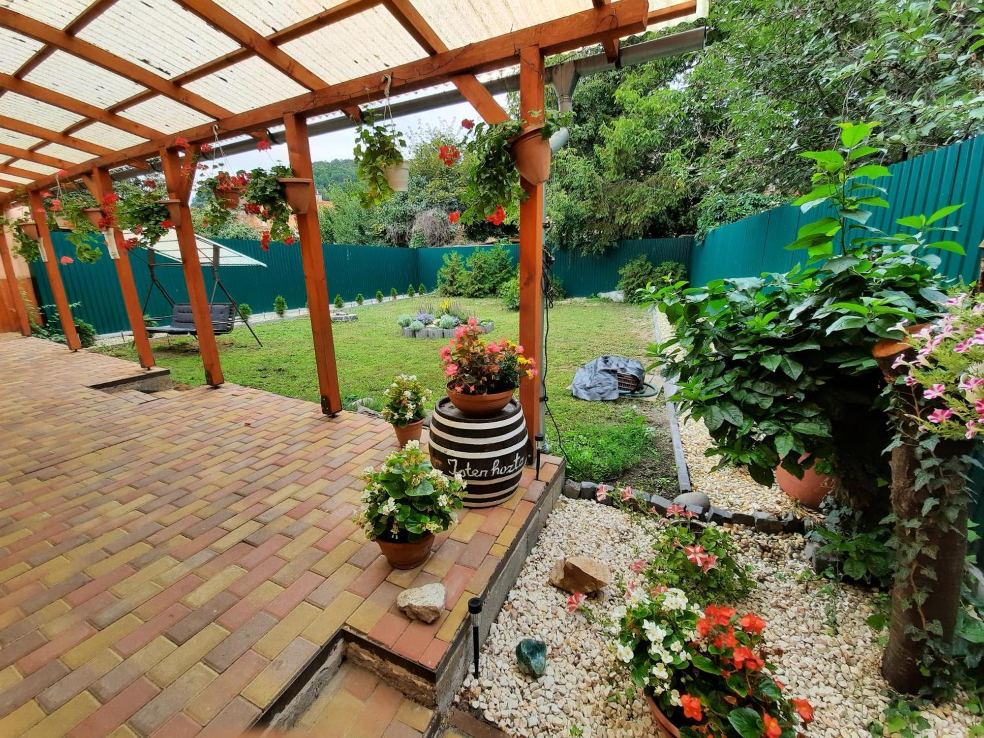 Kis Rigó vendégház Salgotarjan Exterior foto