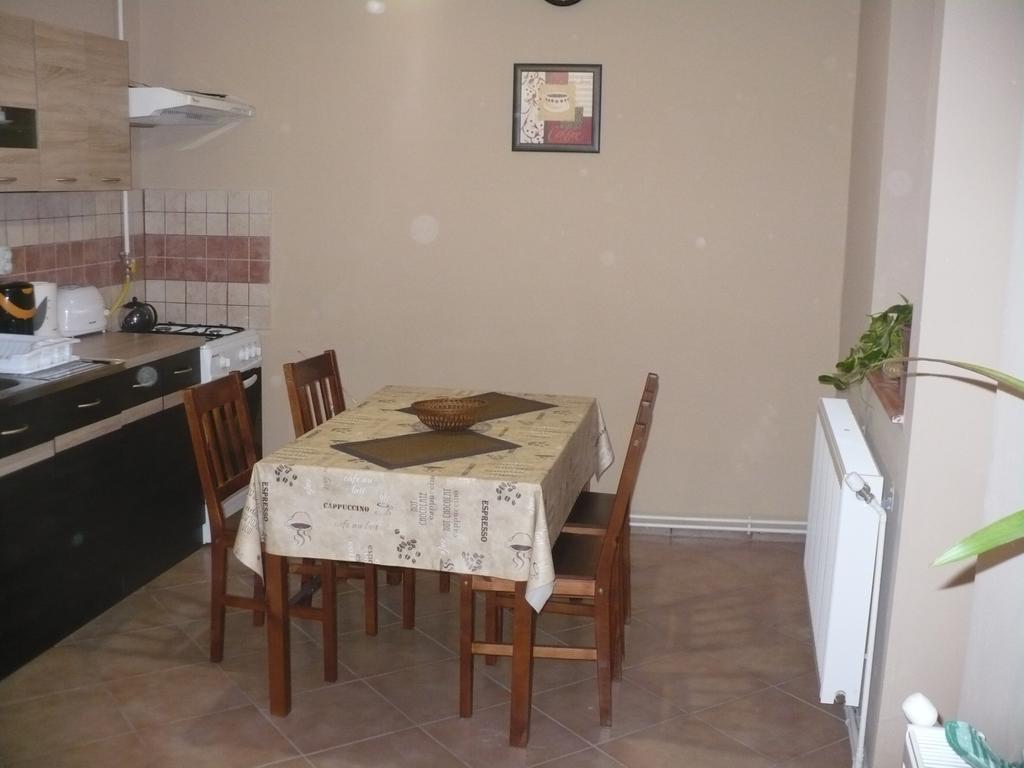 Kis Rigó vendégház Salgotarjan Exterior foto