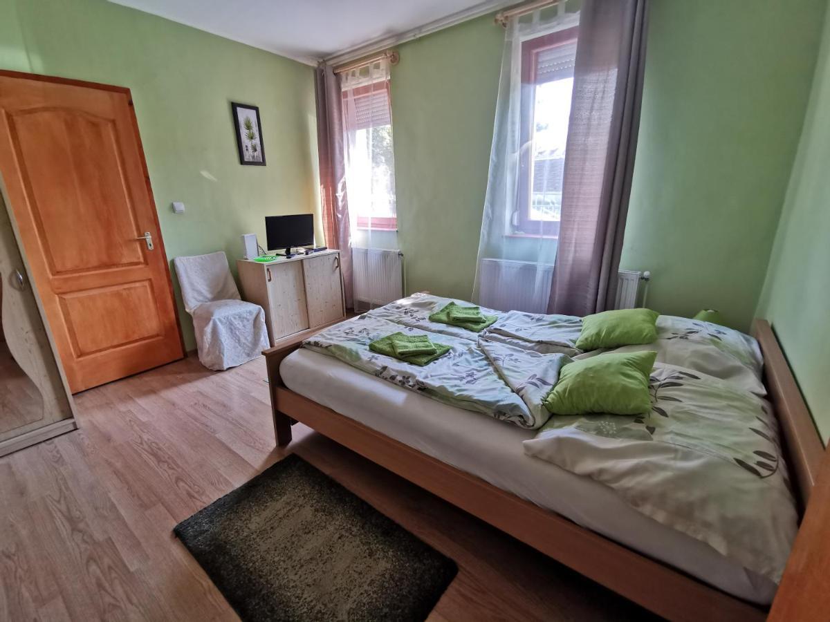 Kis Rigó vendégház Salgotarjan Exterior foto