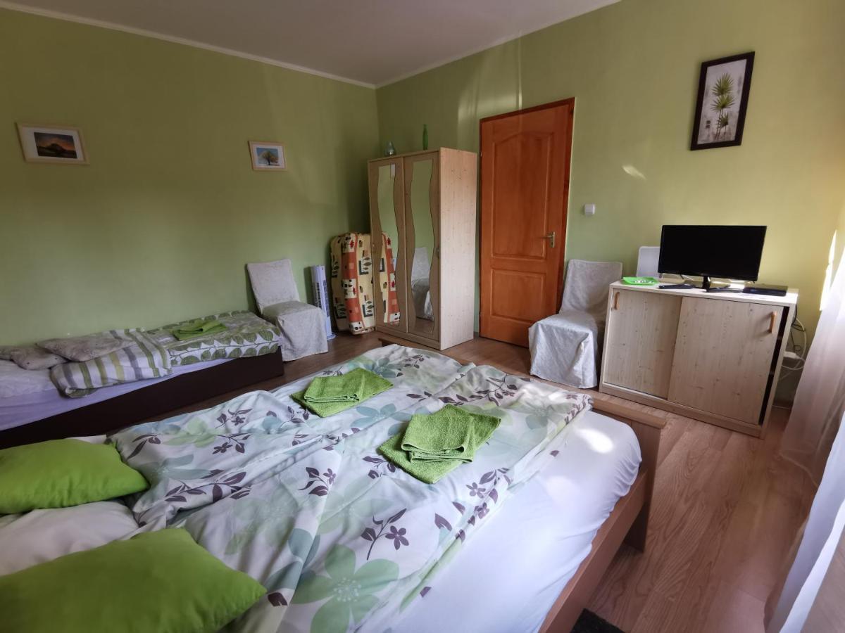 Kis Rigó vendégház Salgotarjan Exterior foto