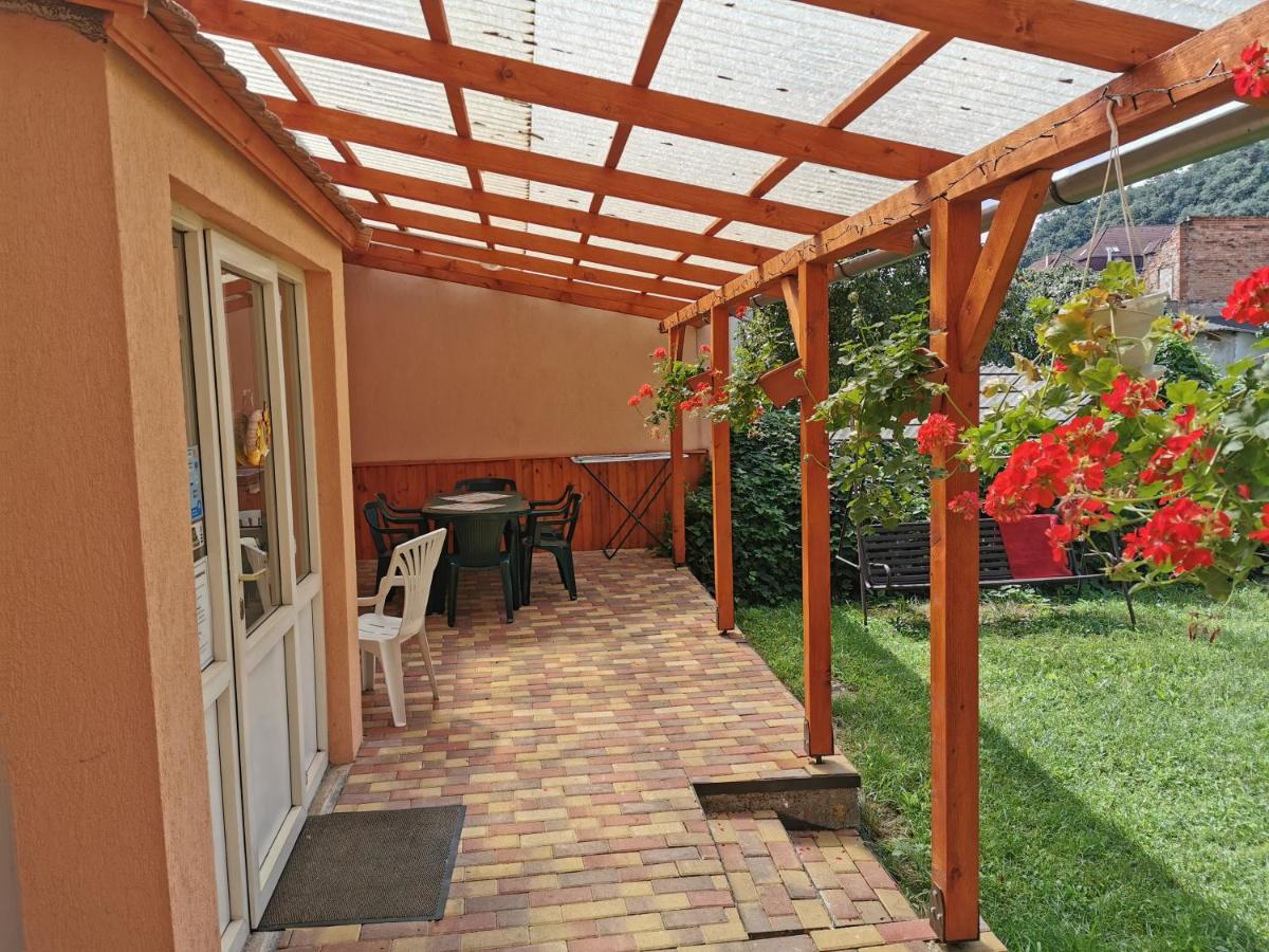 Kis Rigó vendégház Salgotarjan Exterior foto
