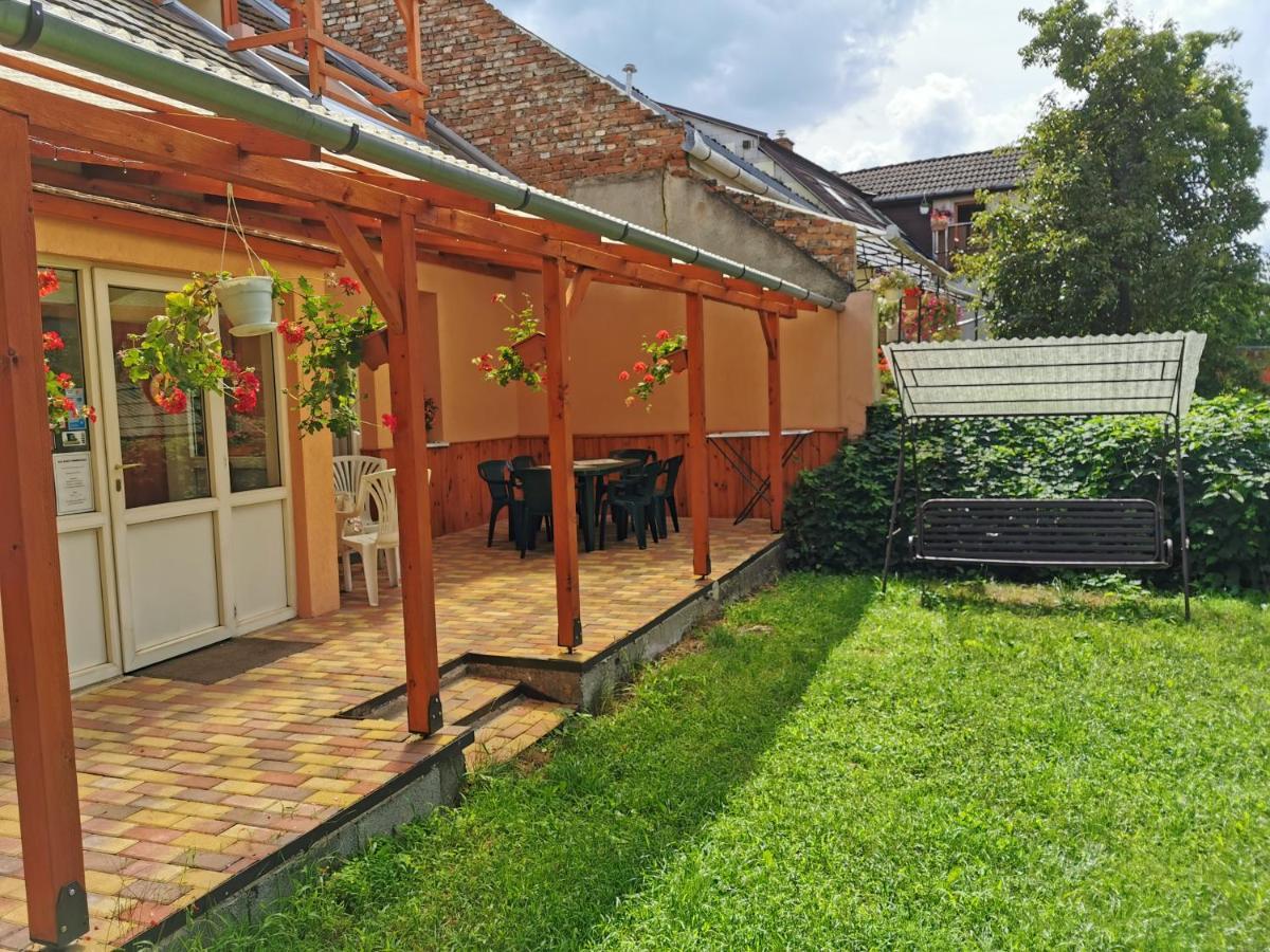 Kis Rigó vendégház Salgotarjan Exterior foto